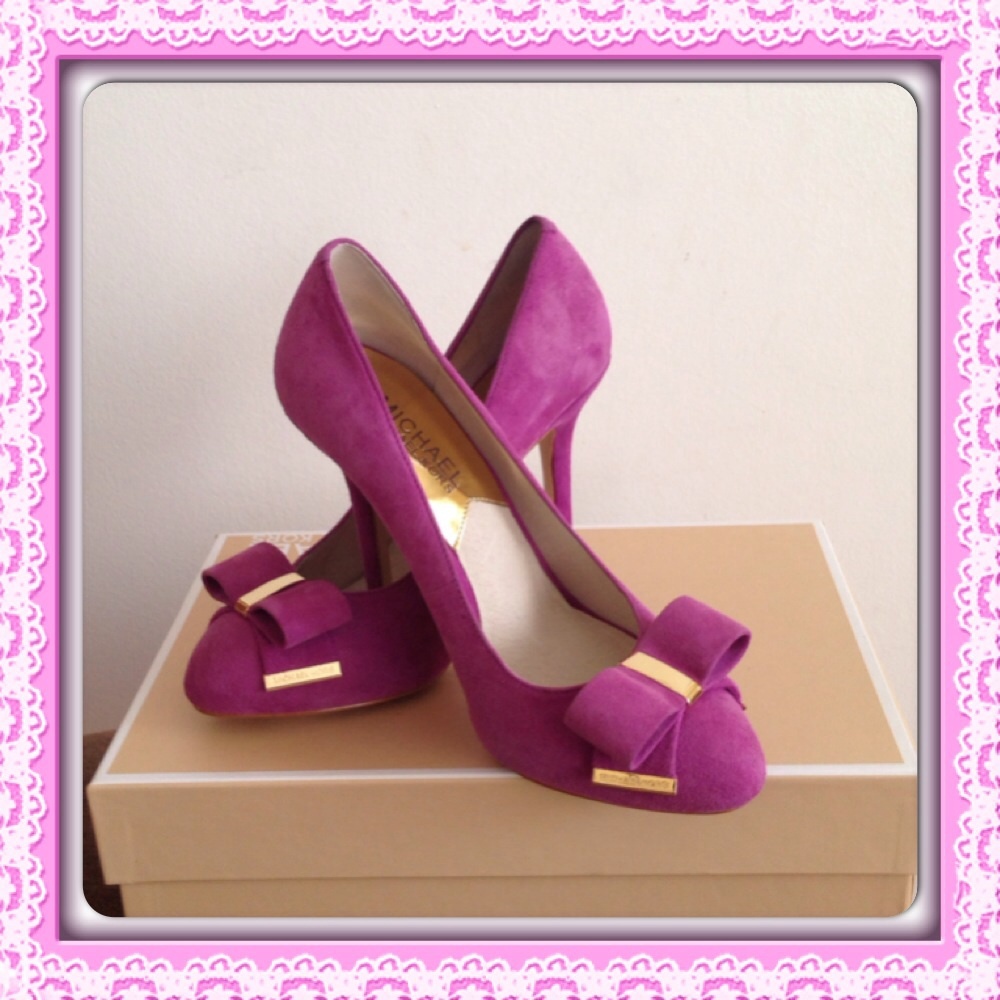 Michael Kors Delphine Suede Pomegranate - Picture 1 of 4